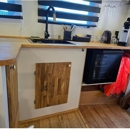 Calaidonia Boat House 호텔 칼라이스 외부 사진