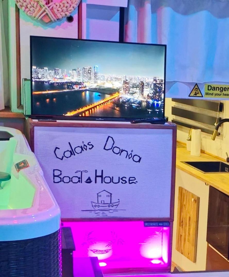 Calaidonia Boat House 호텔 칼라이스 외부 사진