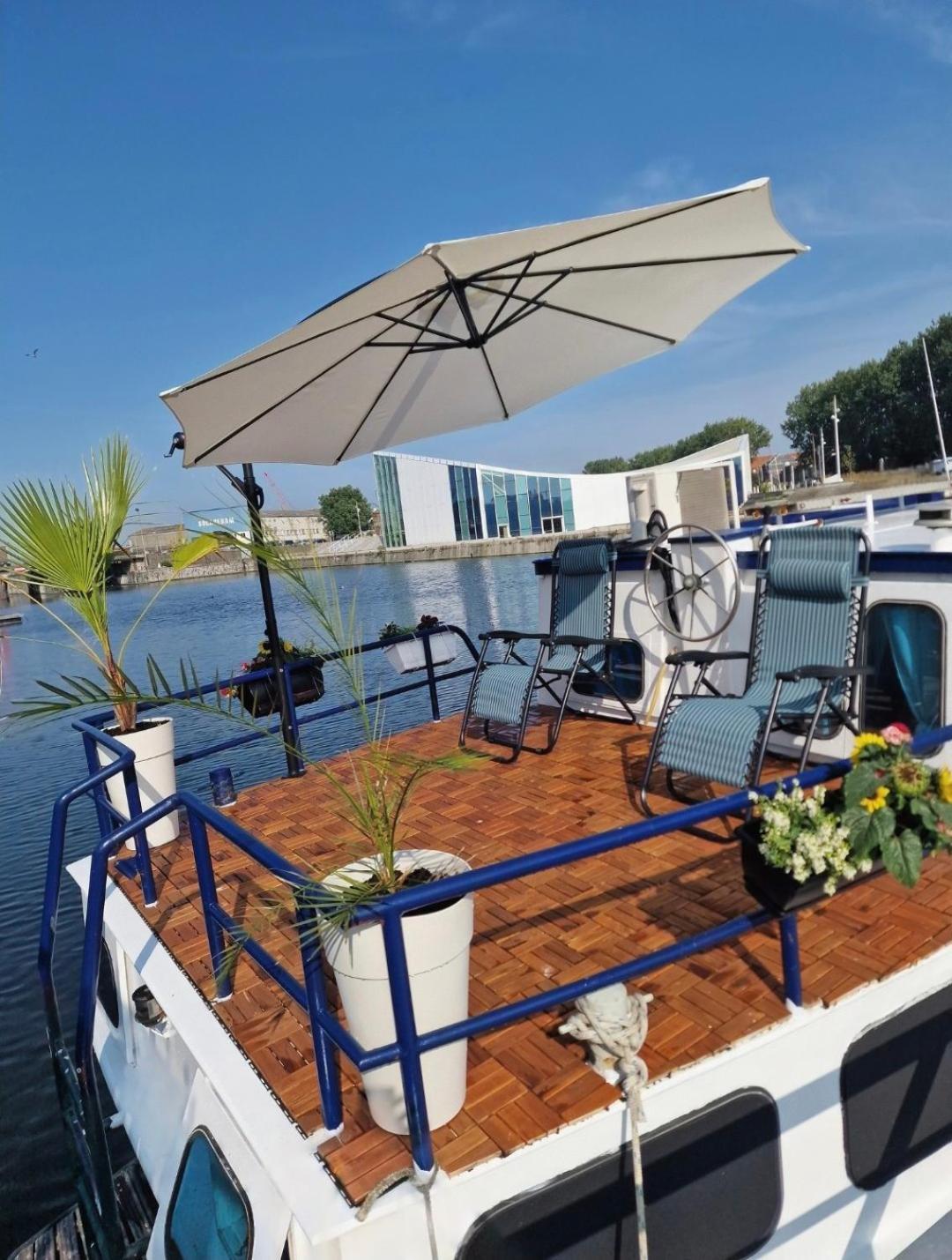 Calaidonia Boat House 호텔 칼라이스 외부 사진